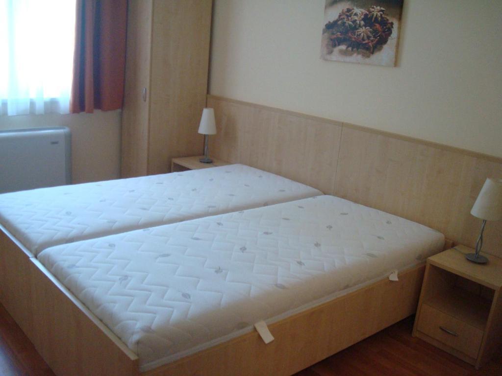 Carpe Diem Apartment Hajdúszoboszló Oda fotoğraf